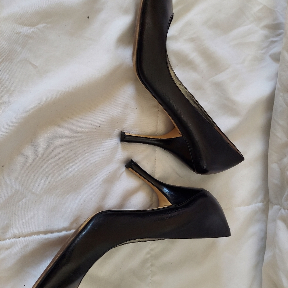 NINE WEST - Picture 4 of 7